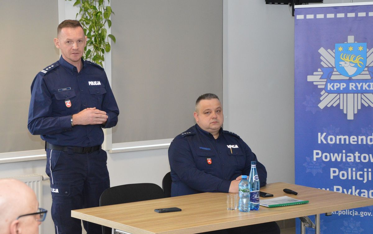 Uczestnicy odprawy rocznej w Sali Konferencyjnej Komendy Powiatowej Policji w Rykach