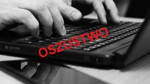 klawiatura z z napisem oszustwo