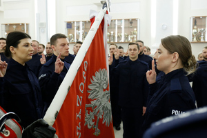 Funkcjonariusze ślubują na Sztandar Komendy Wojewódzkiej Policji w Lublinie