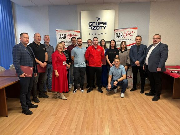 Zdjęcie grupowe uhonorowanych krwiodawców