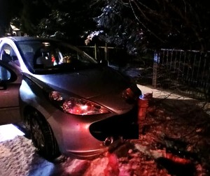 Samochód osobowy uszkodzony w zdarzeniu drogowym