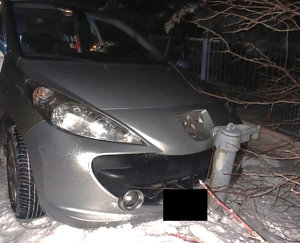 Samochód osobowy uszkodzony w zdarzeniu drogowym