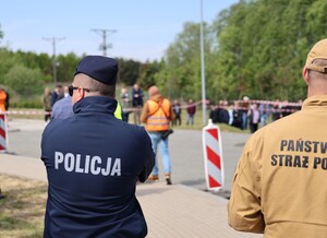 Uczestnicy ćwiczenia na palcu przy GDDKIA